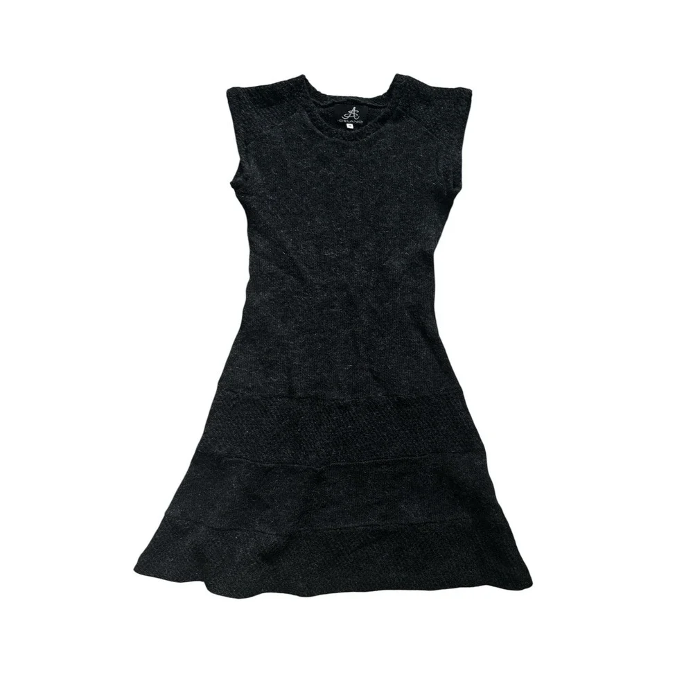 Iceland 100% Icelandic Wool Sweater Dress Size Medium Black‎ Knit Sleeveless